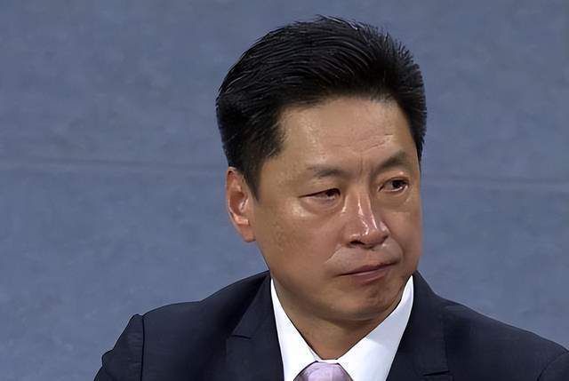 据曼城跟队记者SamLee报道，罗德里伤情不重，他在颁奖时跳来跳去的次数比任何人都多！